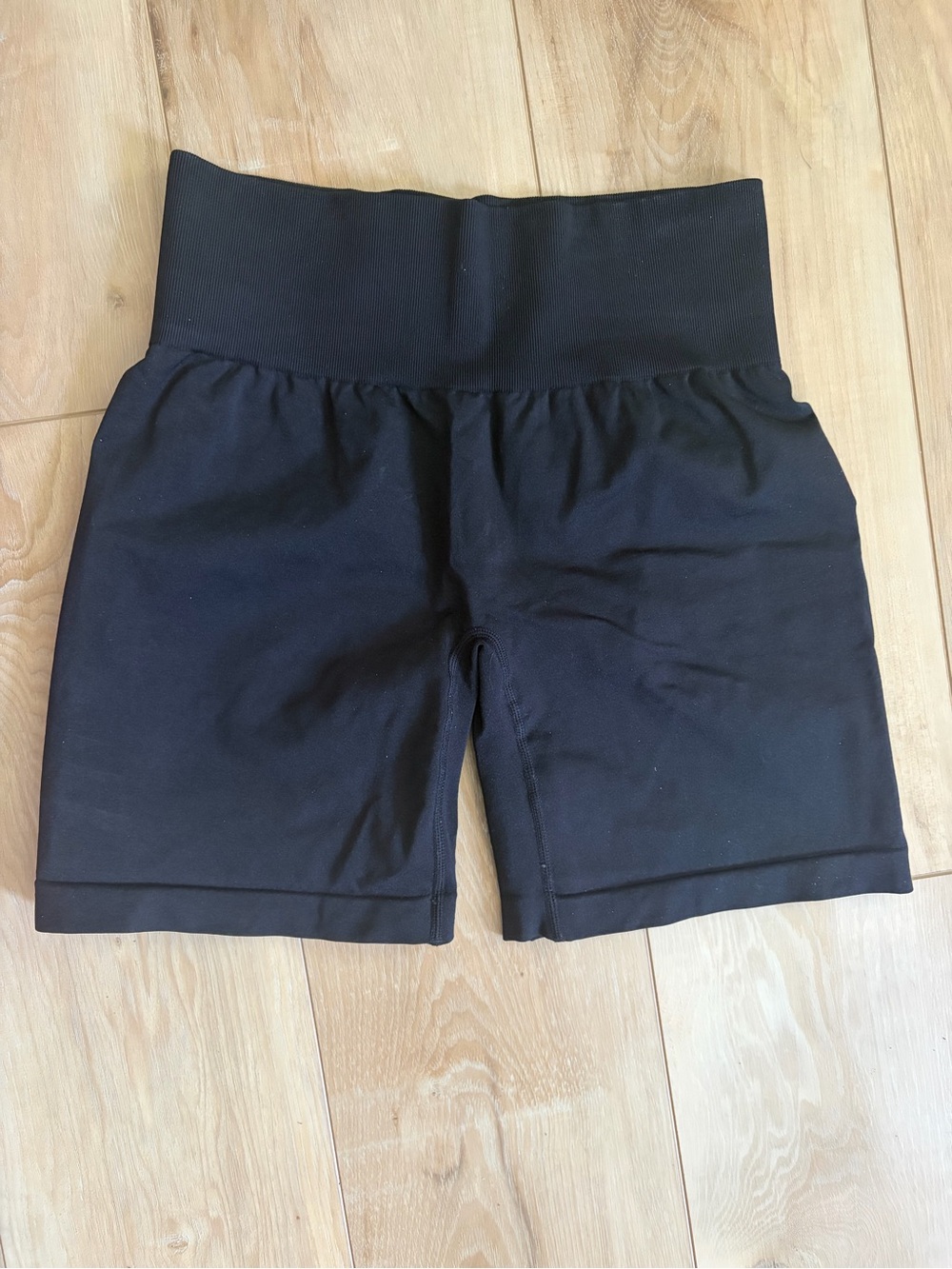 NVGTN Black High-Rise Seamless Bike Shorts - Picture 2 of 4